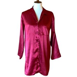 Victoria’s Secret red satin night shirt / gown Size Small